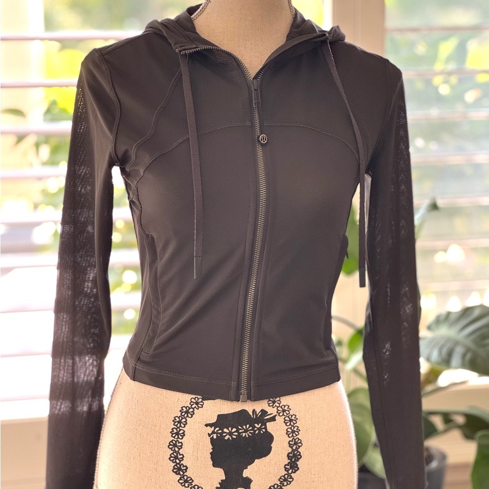 New Lululemon Mesh Hooded Cropped Define Jacket Size 4 Granite(dark gray).